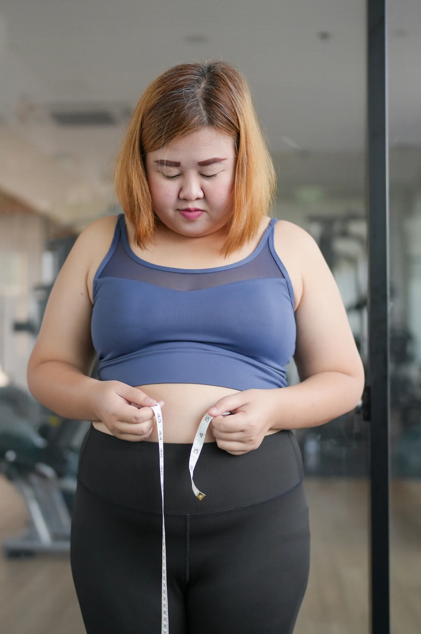 Descubra como prescrever exercício físico para pessoas com obesidade com segurança, eficácia e adaptações baseadas na ciência.