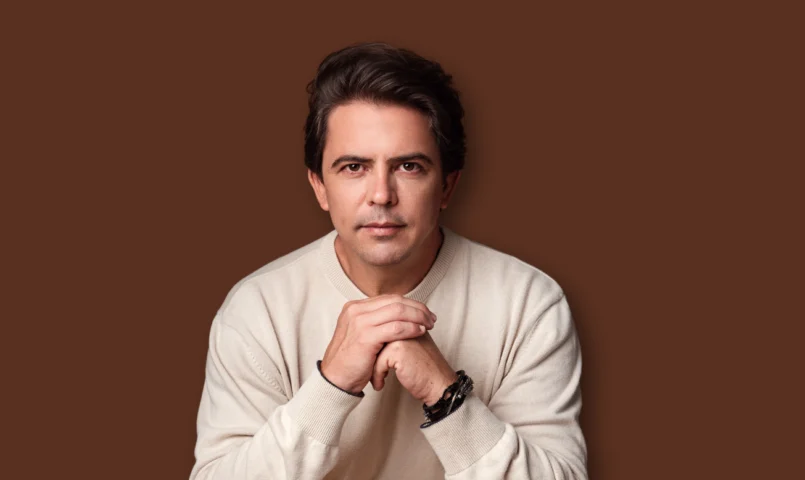 Dr. Rodrigo Fabrizzio Inácio lança livro de ILIB na Beauty Fair