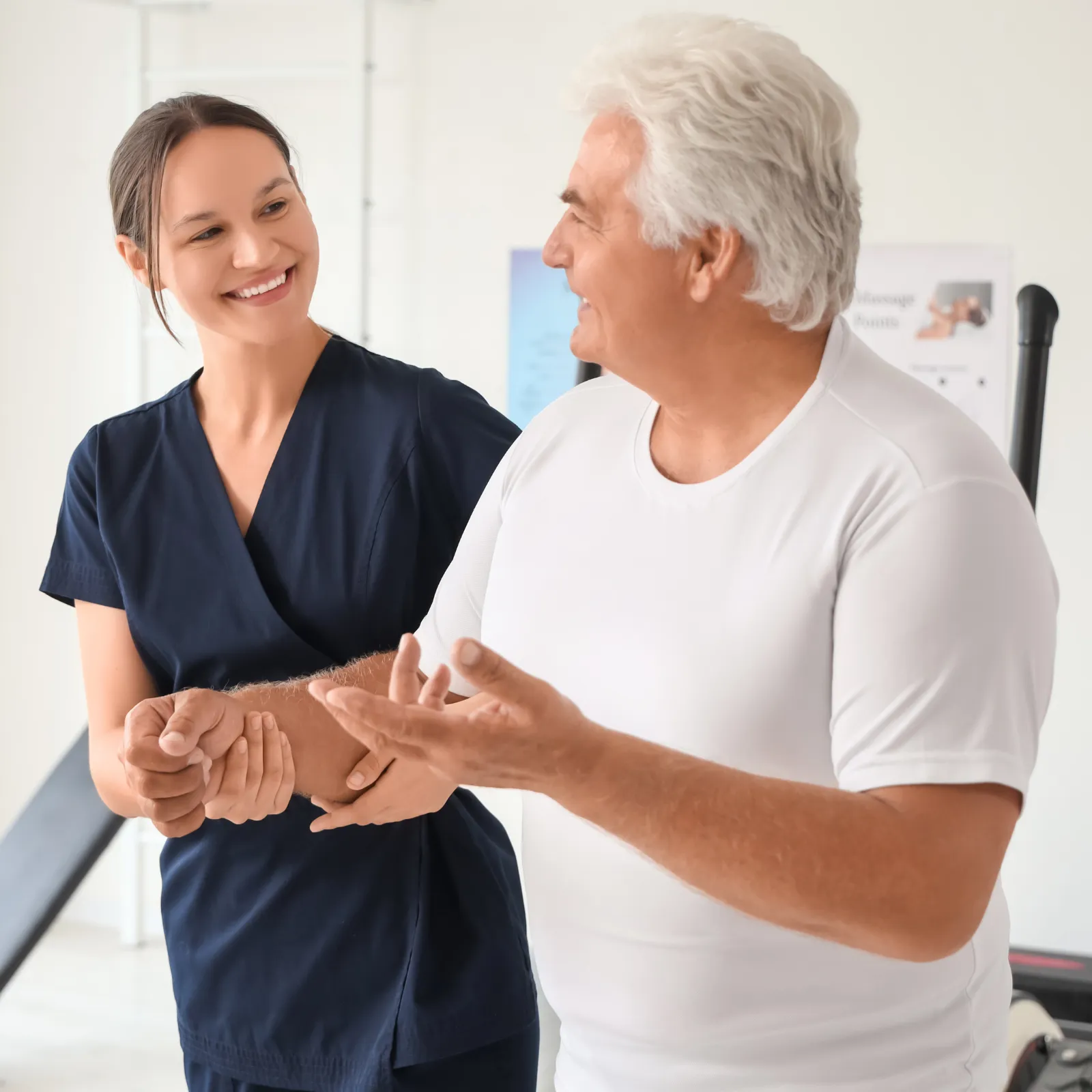 treino de força para idosos com foco em treinamento adaptado para longevidade