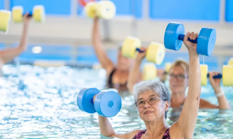 Hidroginástica: impacto na saúde do idoso