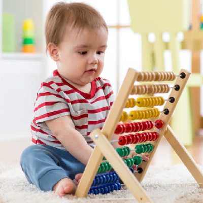 [Imagem de brinquedo de madeira na abordagem pikleriana]
