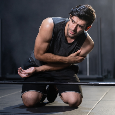 [Imagem de dor muscular causada por overtraining]