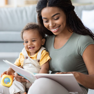 [Observação atenta e sensível das expressões emocionais do bebê]