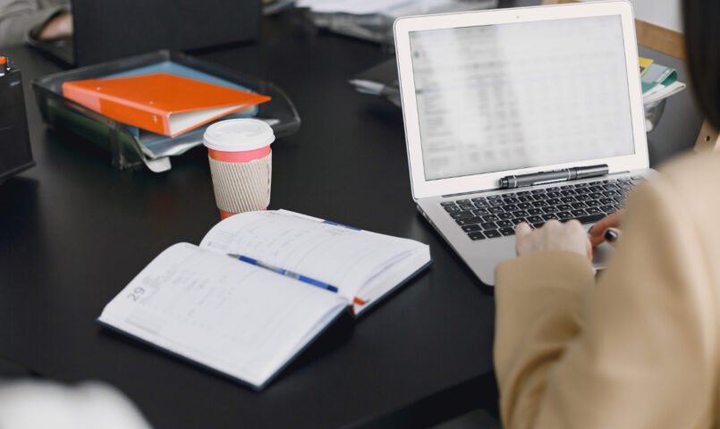 Como escolher um software para registro pedagógico para escolas brasileiras?