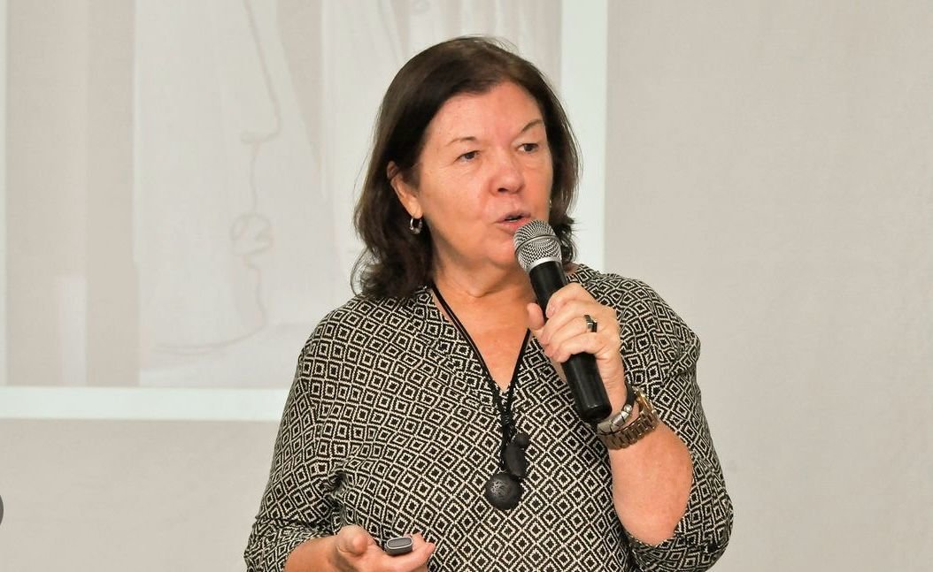 Maria Alice Proen�a