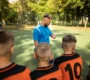 Quais são as vantagens de uma pós em futebol e futsal para treinadores?